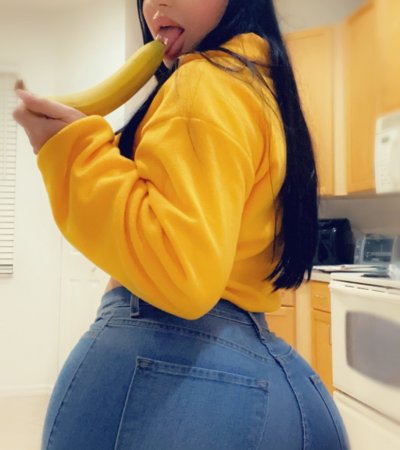 Crystal Lust in Jeans Showing Her Big Ass